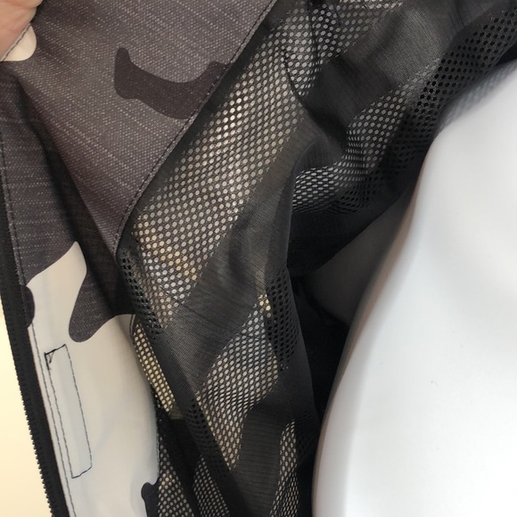 Men’s Moerdeng White Camouflage Jacket - Picture 6 of 8